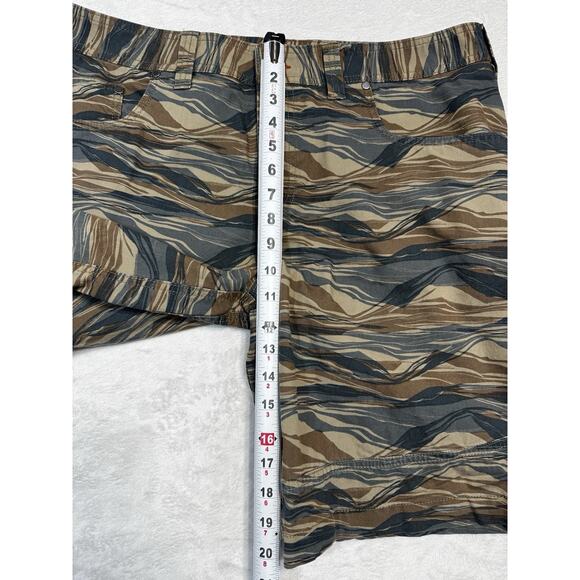 L.L.Bean Riverton Print Cargo Shorts Size 36 Rare Camo Nylon Blend VHTF - Picture 4 of 9